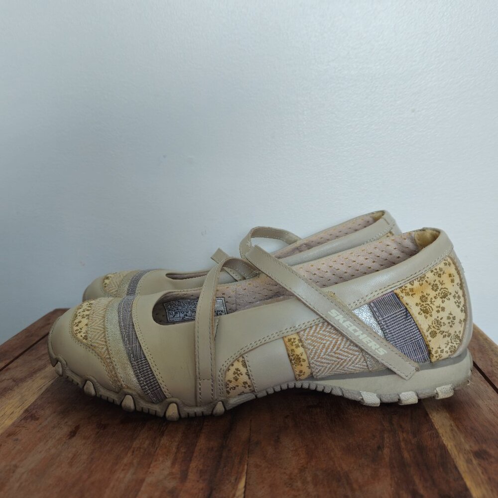 Skechers Leather Mary Jane Shoe Womens Size 7 Floral Lace Beige Ballet Flats Y2K